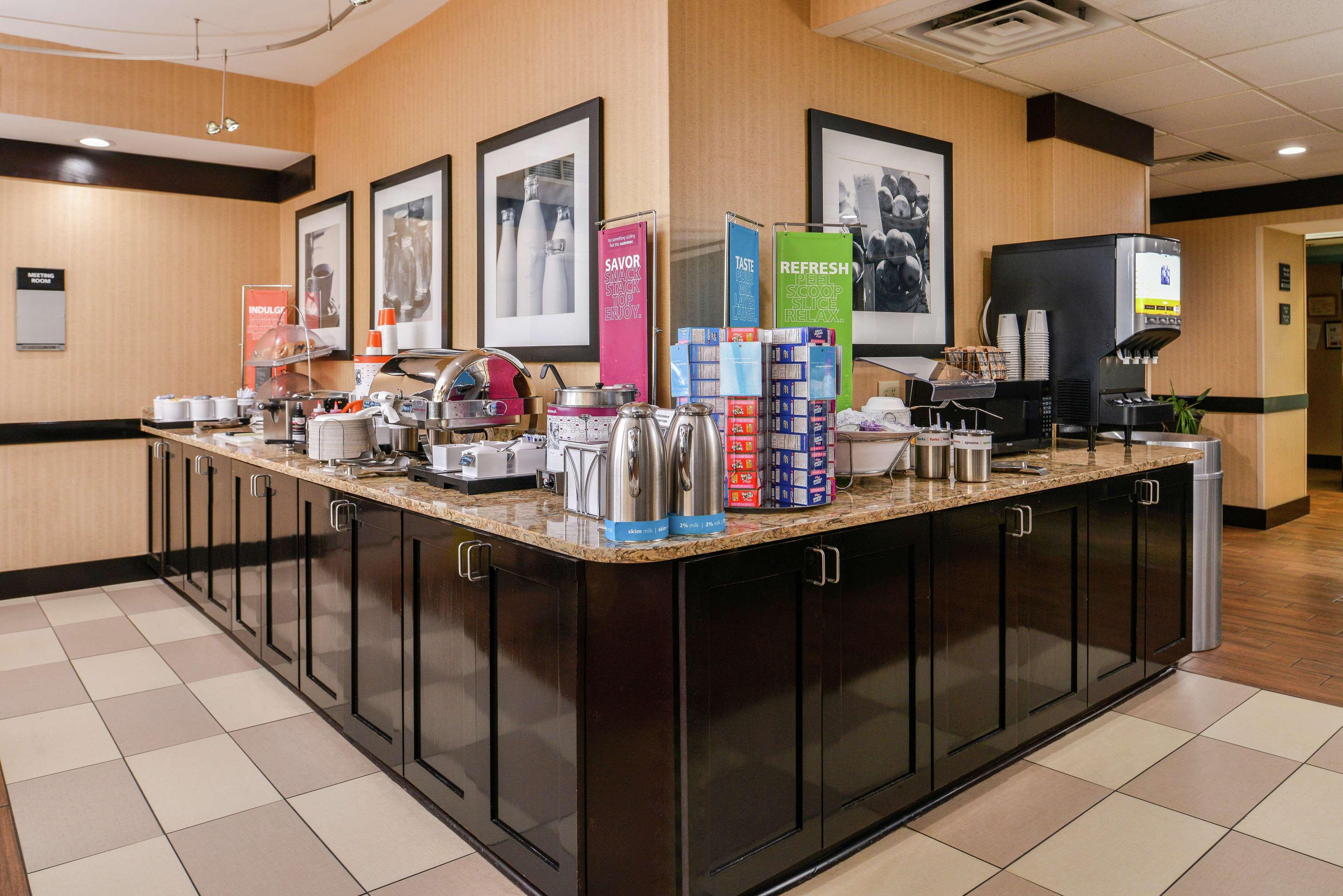 Hampton Inn Стантън Екстериор снимка