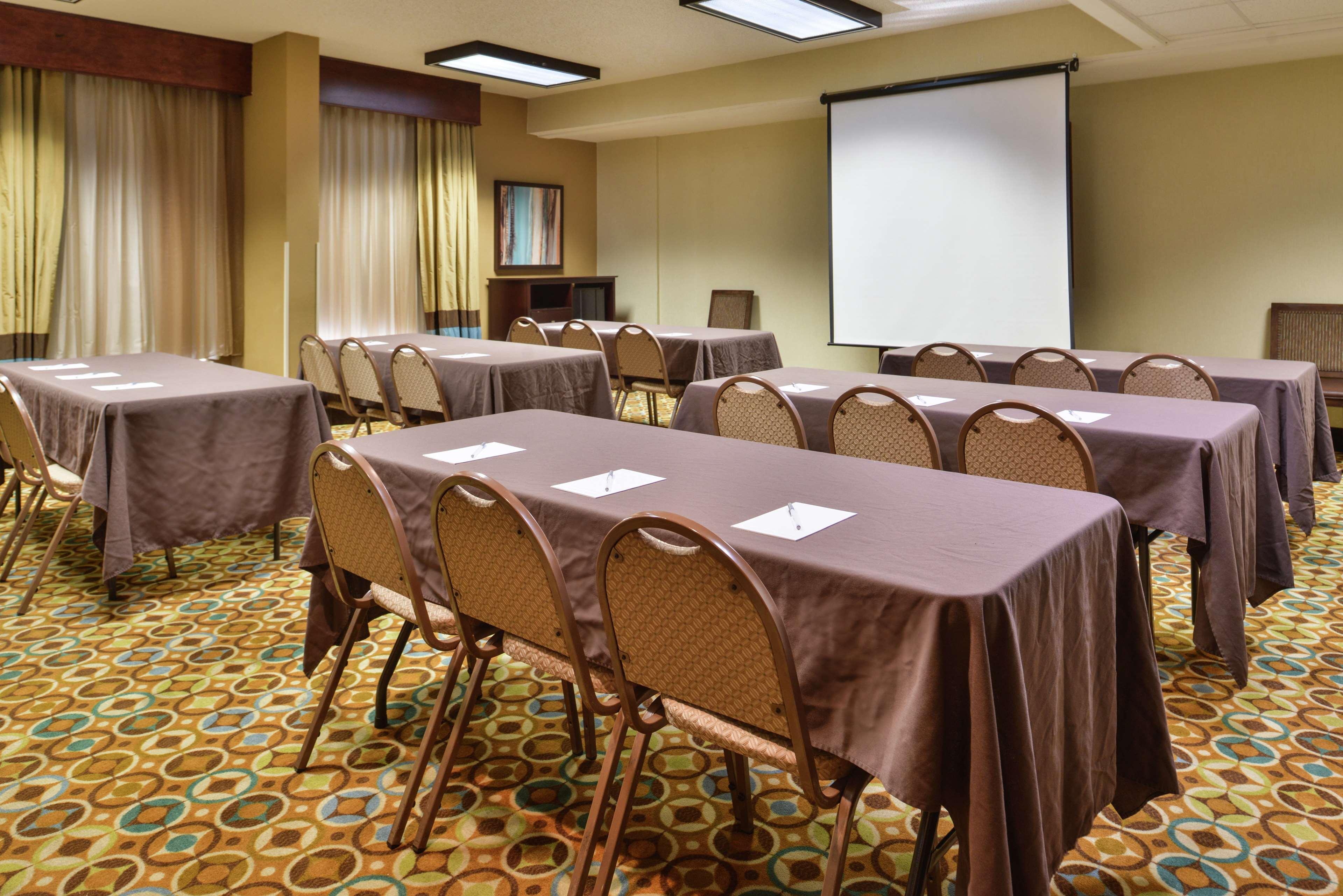 Hampton Inn Стантън Екстериор снимка
