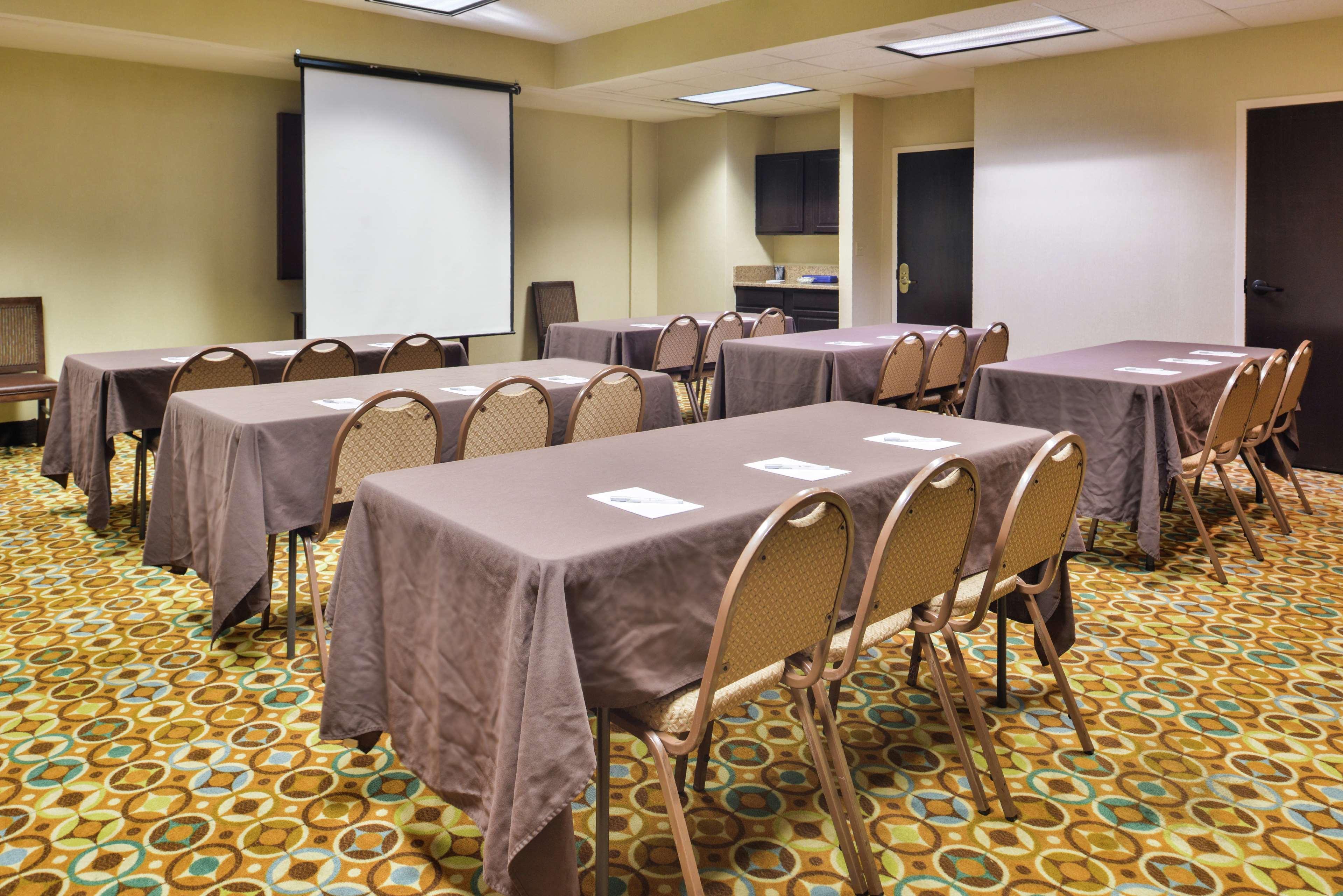 Hampton Inn Стантън Екстериор снимка