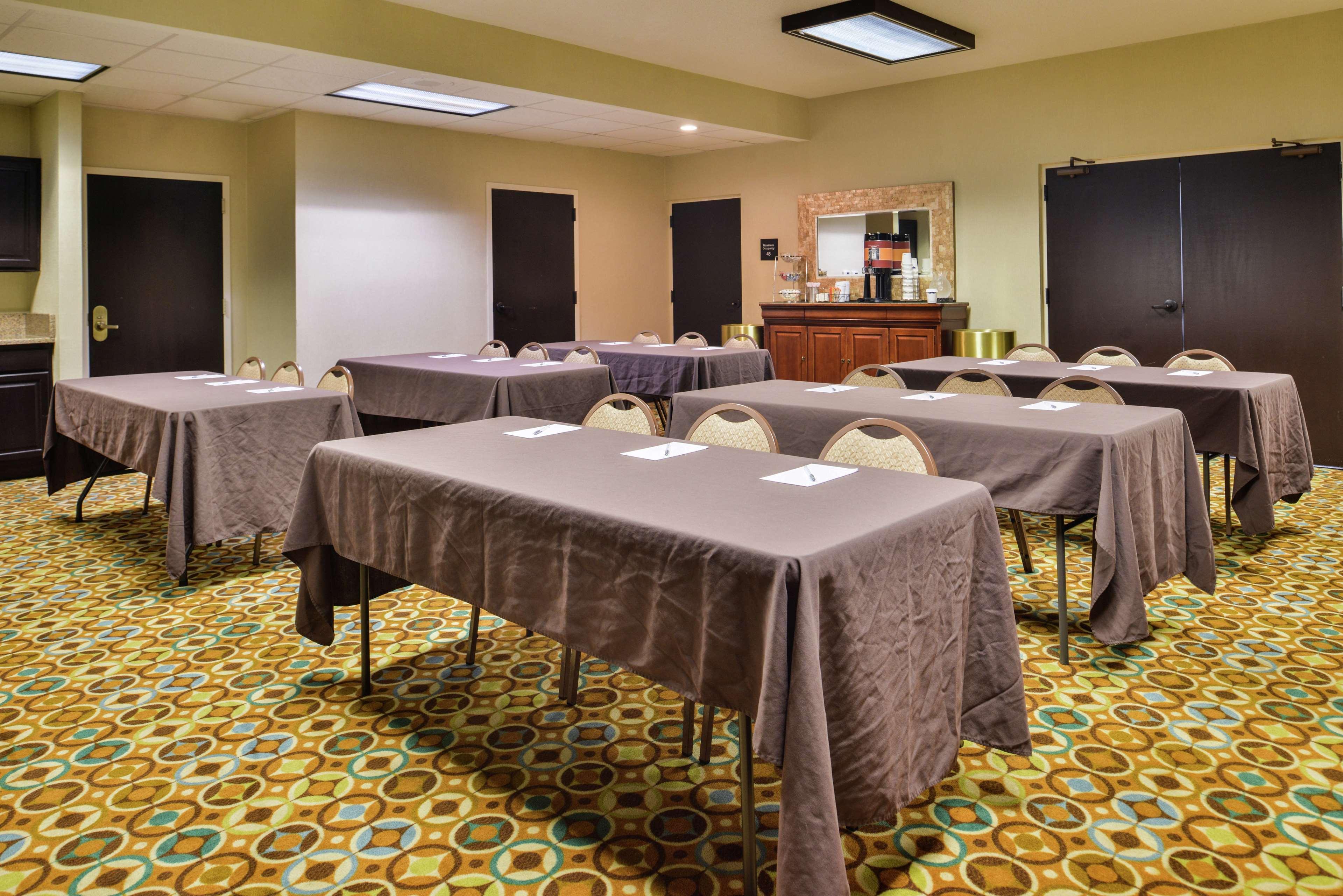 Hampton Inn Стантън Екстериор снимка