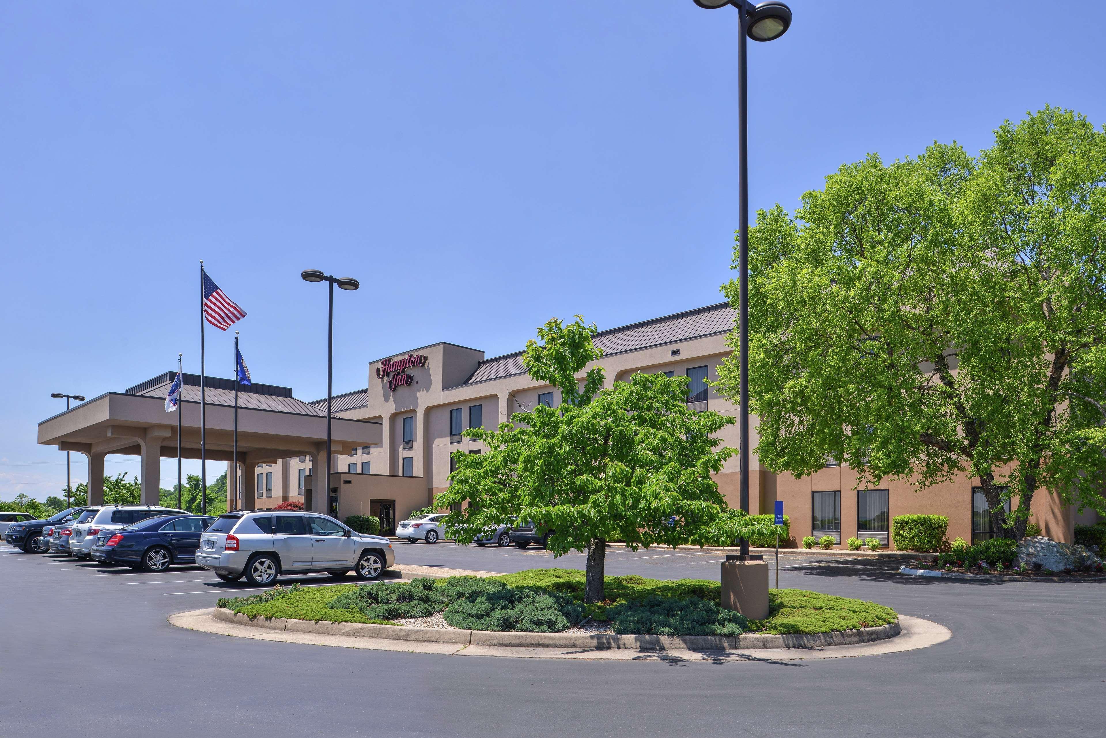 Hampton Inn Стантън Екстериор снимка