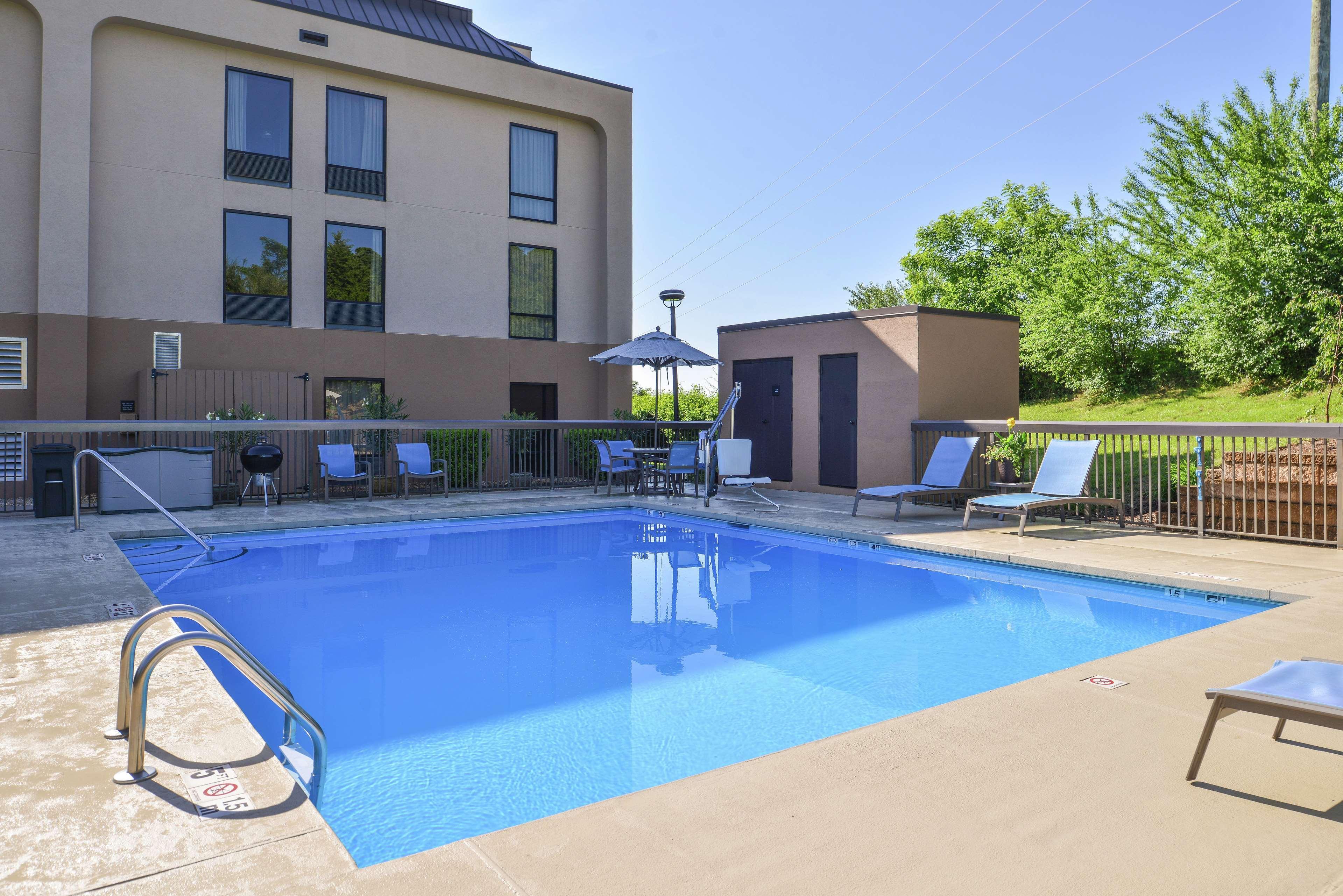 Hampton Inn Стантън Екстериор снимка