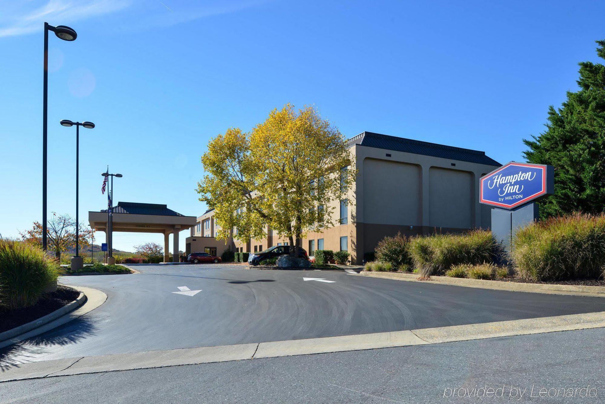 Hampton Inn Стантън Екстериор снимка