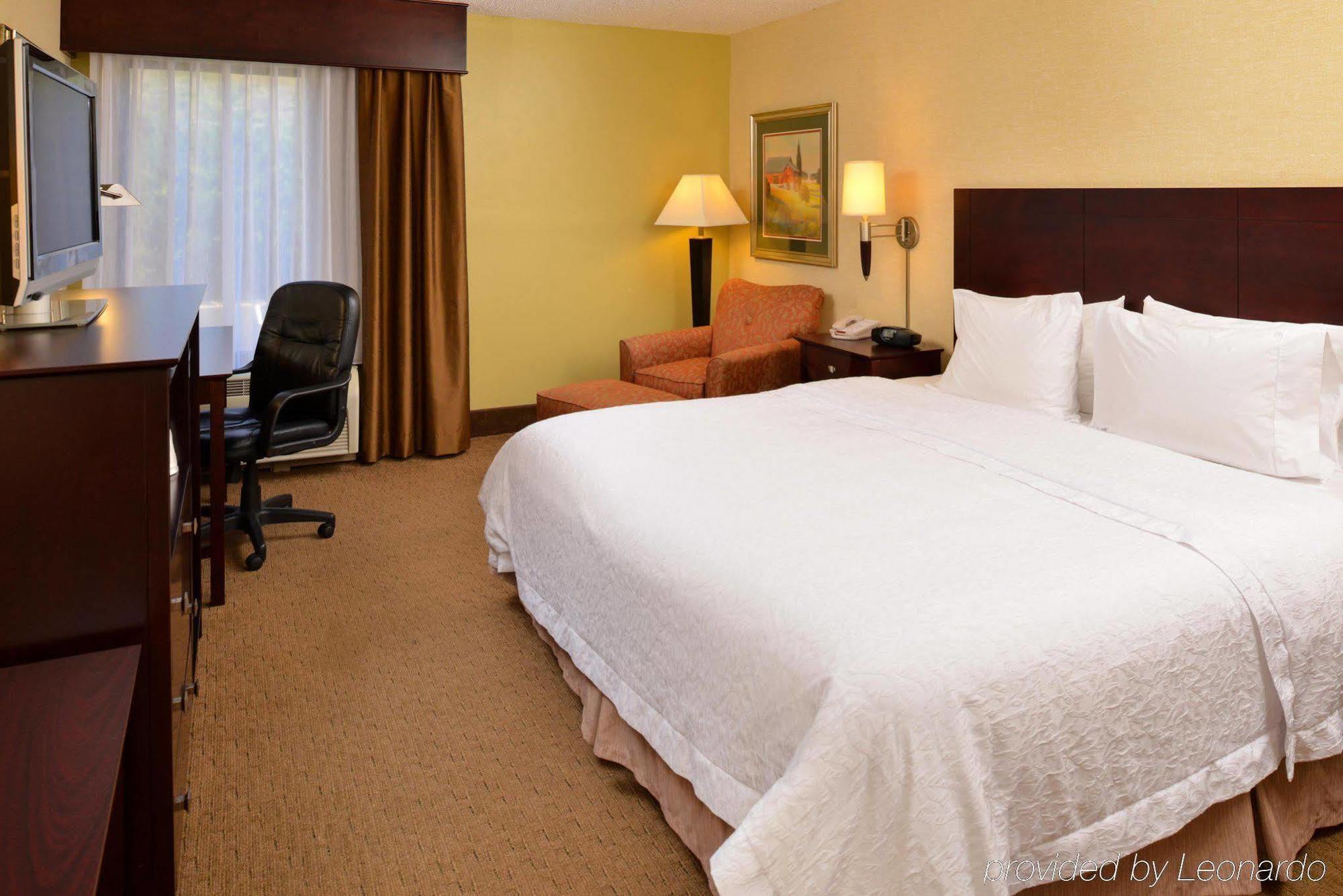Hampton Inn Стантън Екстериор снимка