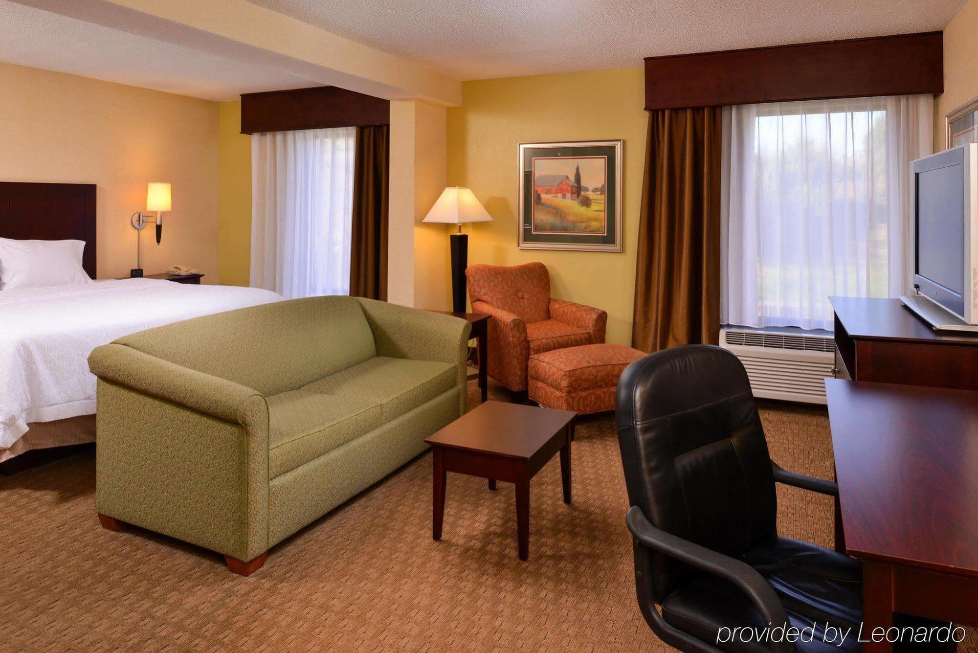 Hampton Inn Стантън Екстериор снимка