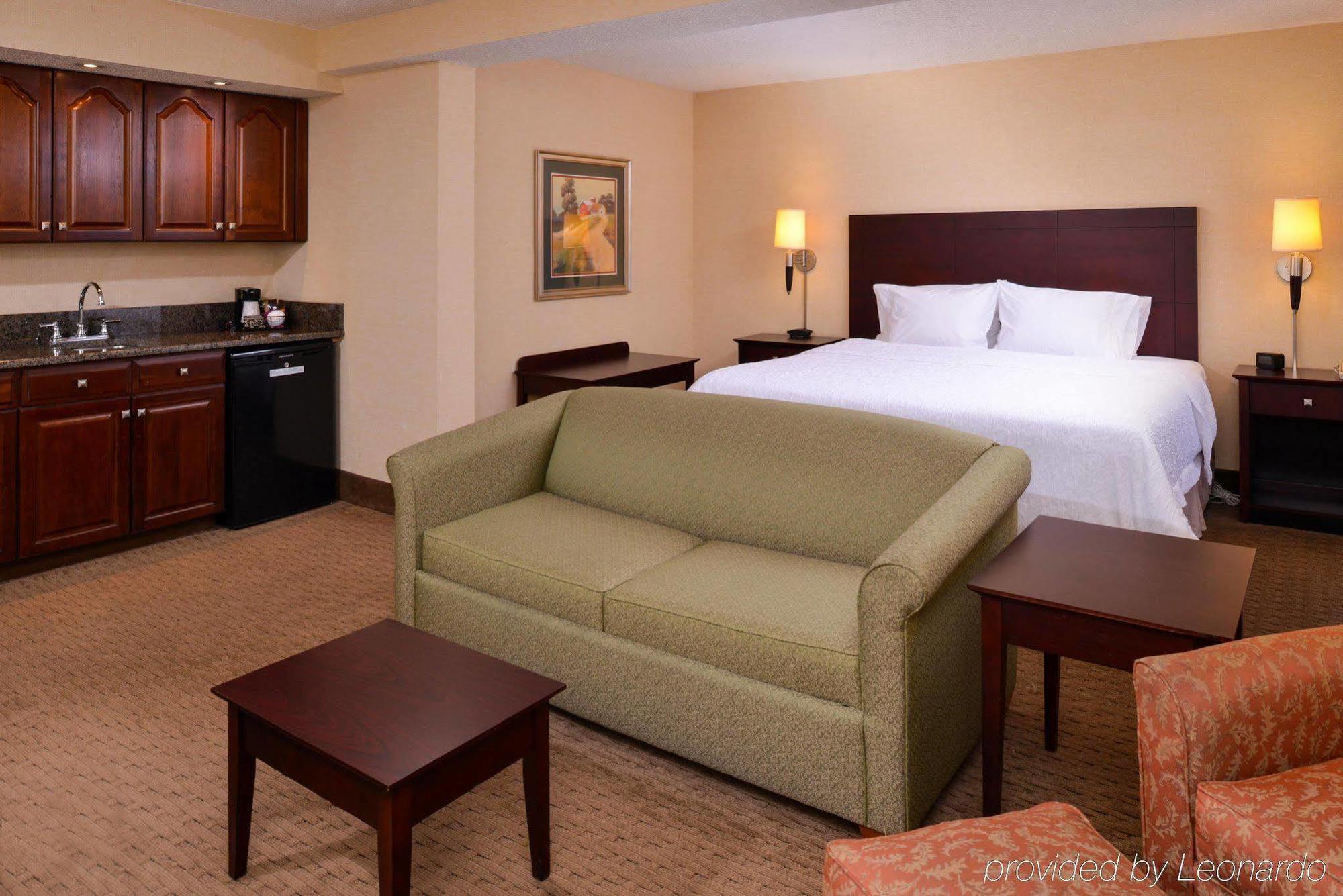Hampton Inn Стантън Екстериор снимка