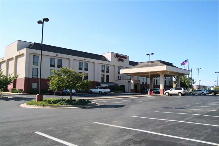 Hampton Inn Стантън Екстериор снимка